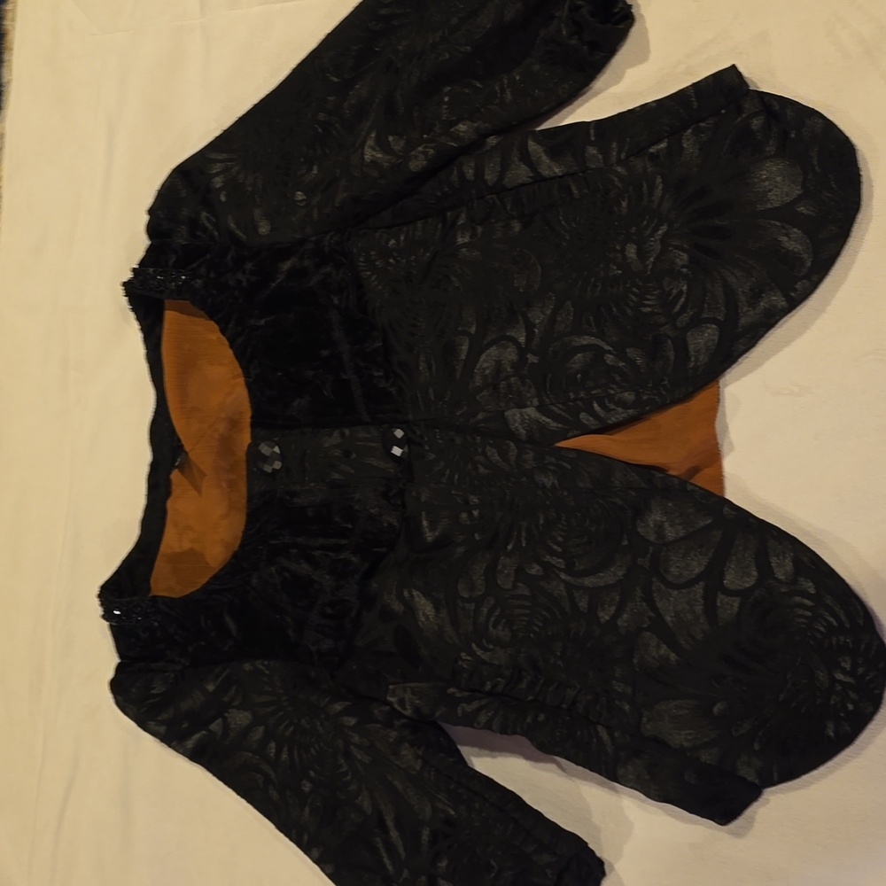 BKE BOUTIQUE Crushed velvet beaded 3/4 sleeve embossed blazer